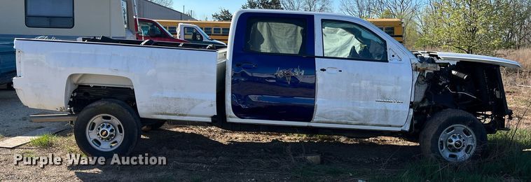 image for item LI9594 2016 Chevrolet Silverado 2500HD  Crew Cab pickup truck