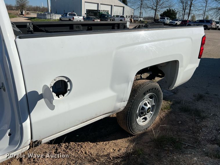 image for item LI9594 2016 Chevrolet Silverado 2500HD  Crew Cab pickup truck