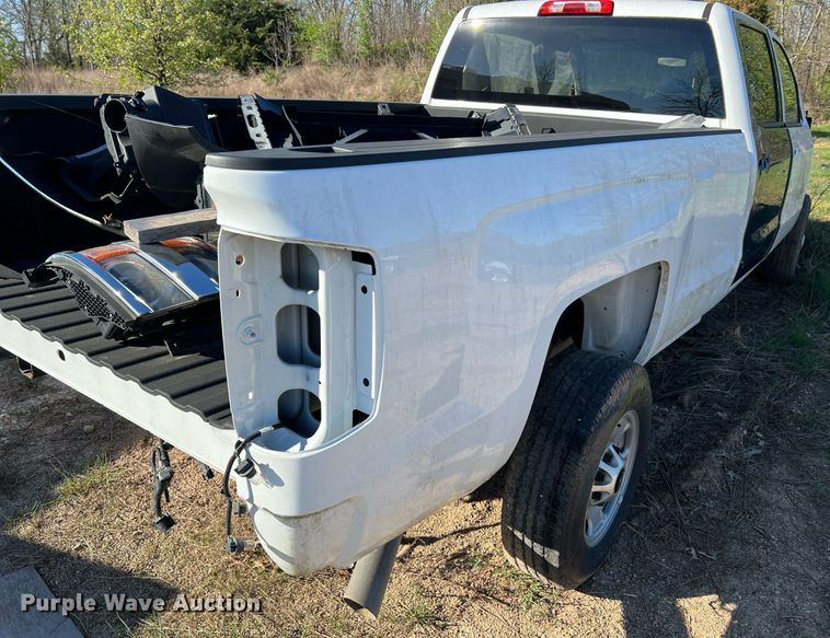 image for item LI9594 2016 Chevrolet Silverado 2500HD  Crew Cab pickup truck
