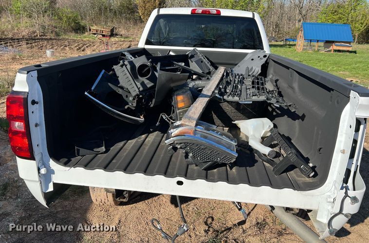 image for item LI9594 2016 Chevrolet Silverado 2500HD  Crew Cab pickup truck