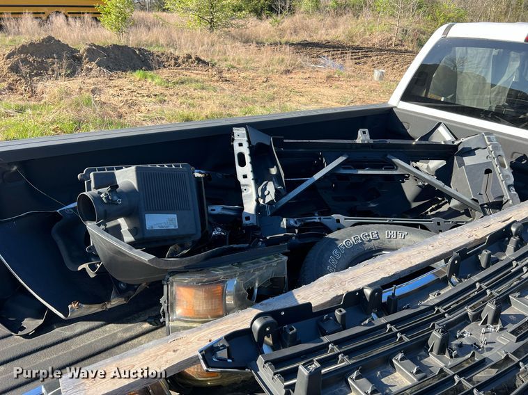 image for item LI9594 2016 Chevrolet Silverado 2500HD  Crew Cab pickup truck