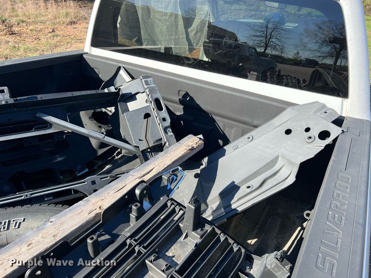 image for item LI9594 2016 Chevrolet Silverado 2500HD  Crew Cab pickup truck