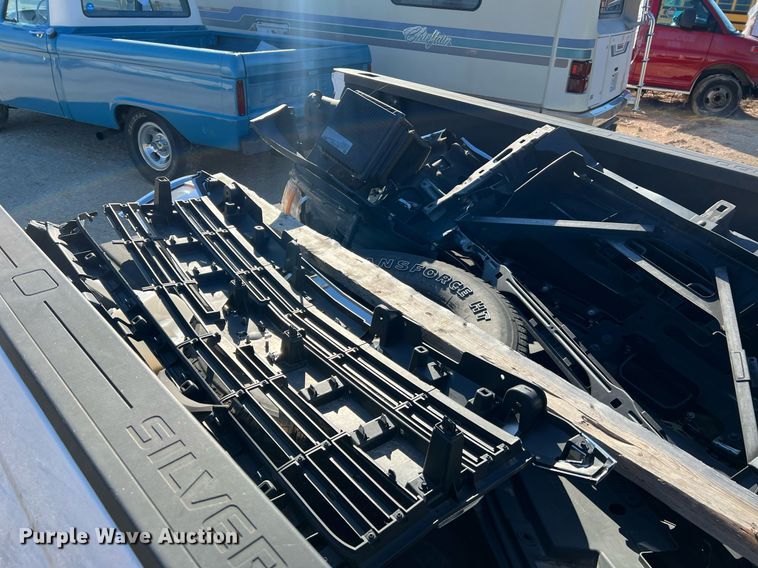 image for item LI9594 2016 Chevrolet Silverado 2500HD  Crew Cab pickup truck