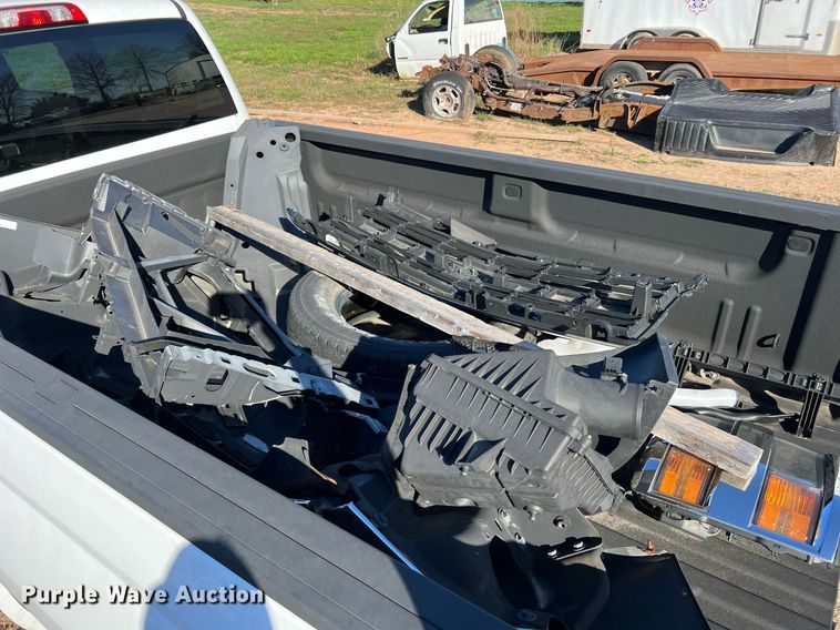 image for item LI9594 2016 Chevrolet Silverado 2500HD  Crew Cab pickup truck