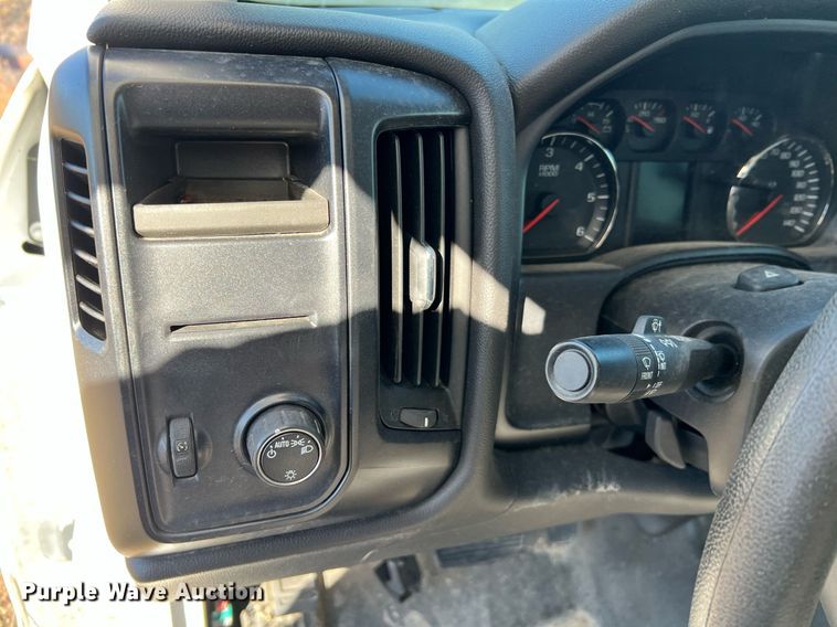 image for item LI9594 2016 Chevrolet Silverado 2500HD  Crew Cab pickup truck