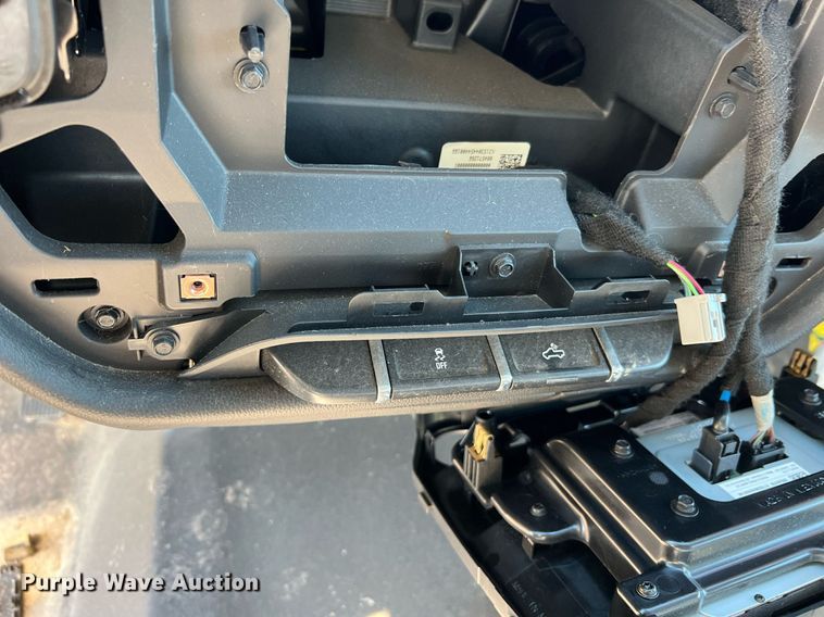 image for item LI9594 2016 Chevrolet Silverado 2500HD  Crew Cab pickup truck