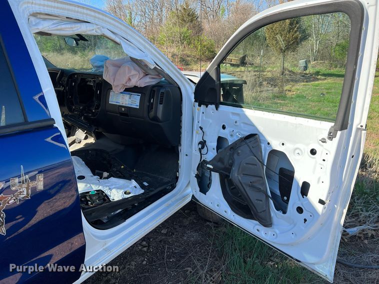 image for item LI9594 2016 Chevrolet Silverado 2500HD  Crew Cab pickup truck