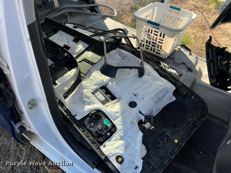 image for item LI9594 2016 Chevrolet Silverado 2500HD  Crew Cab pickup truck