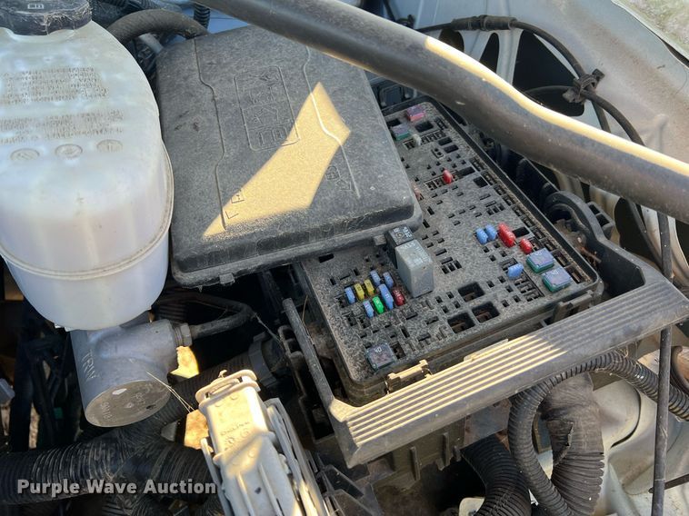 image for item LI9594 2016 Chevrolet Silverado 2500HD  Crew Cab pickup truck