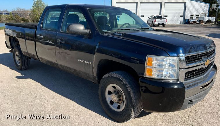 image for item LI9595 2009 Chevrolet Silverado 3500HD  Crew Cab pickup truck