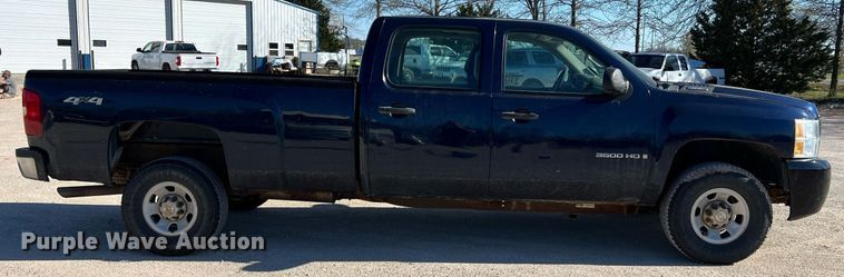 image for item LI9595 2009 Chevrolet Silverado 3500HD  Crew Cab pickup truck