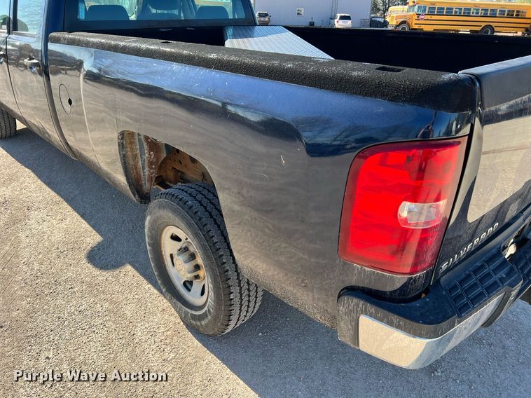 image for item LI9595 2009 Chevrolet Silverado 3500HD  Crew Cab pickup truck