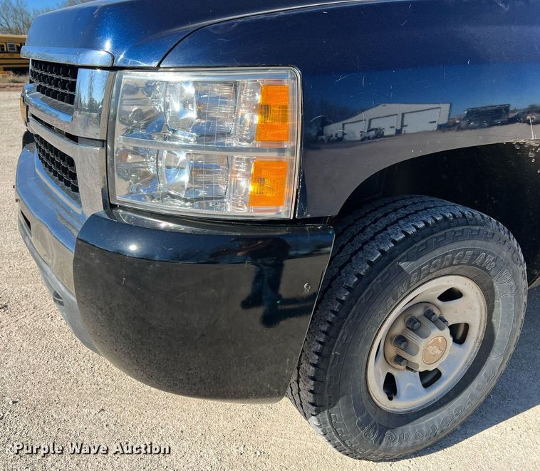 image for item LI9595 2009 Chevrolet Silverado 3500HD  Crew Cab pickup truck