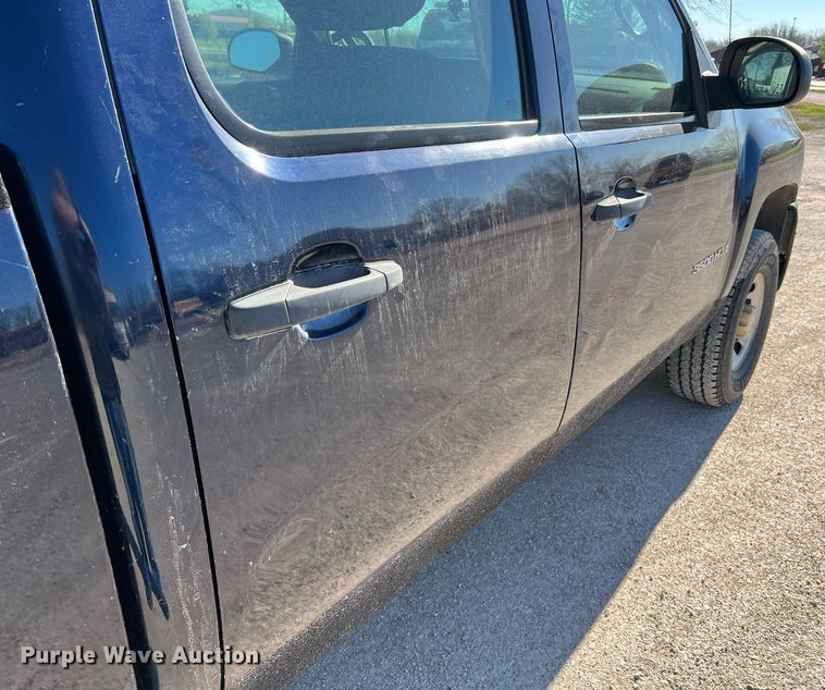 image for item LI9595 2009 Chevrolet Silverado 3500HD  Crew Cab pickup truck