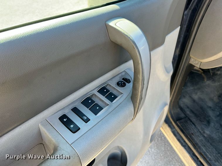 image for item LI9595 2009 Chevrolet Silverado 3500HD  Crew Cab pickup truck