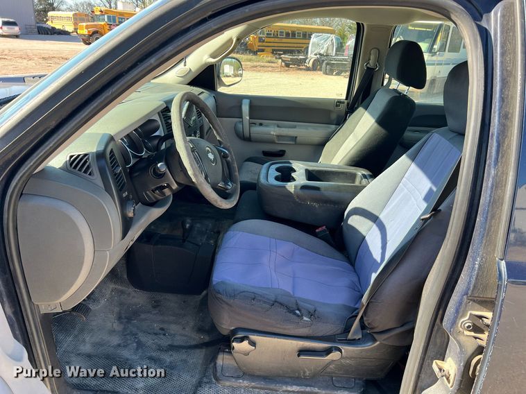 image for item LI9595 2009 Chevrolet Silverado 3500HD  Crew Cab pickup truck