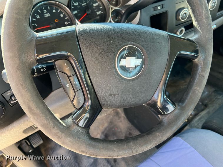 image for item LI9595 2009 Chevrolet Silverado 3500HD  Crew Cab pickup truck