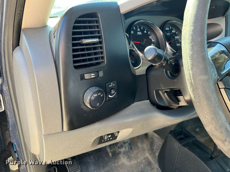 image for item LI9595 2009 Chevrolet Silverado 3500HD  Crew Cab pickup truck