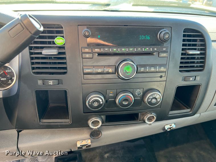 image for item LI9595 2009 Chevrolet Silverado 3500HD  Crew Cab pickup truck