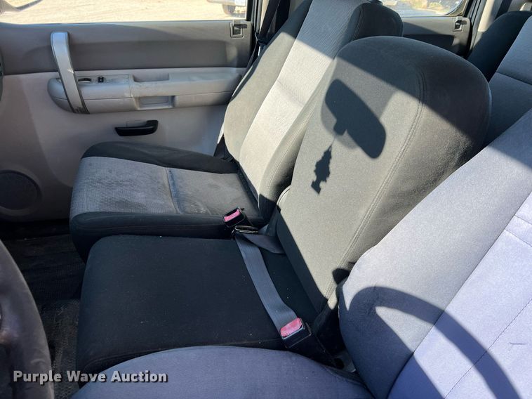 image for item LI9595 2009 Chevrolet Silverado 3500HD  Crew Cab pickup truck