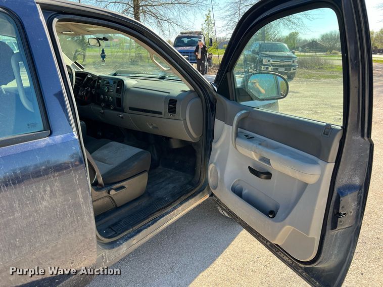 image for item LI9595 2009 Chevrolet Silverado 3500HD  Crew Cab pickup truck