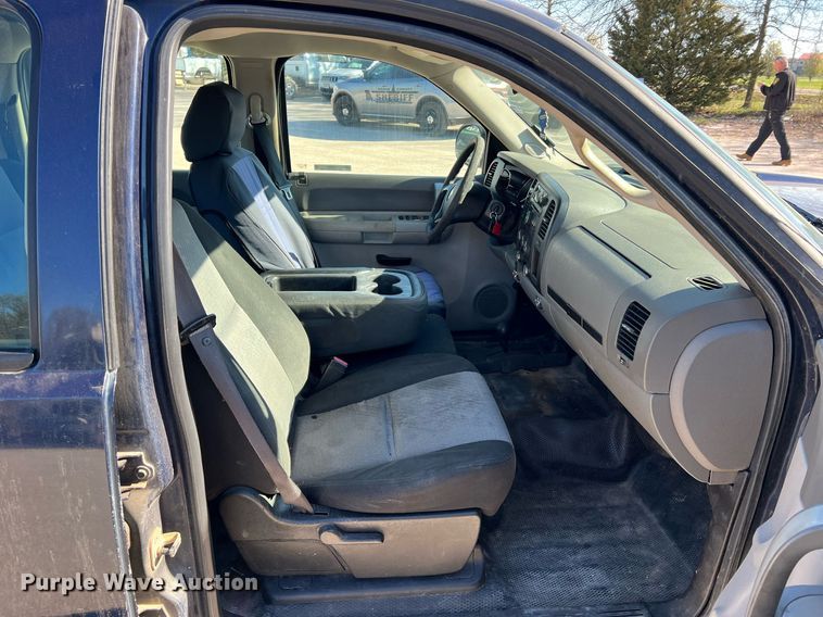 image for item LI9595 2009 Chevrolet Silverado 3500HD  Crew Cab pickup truck