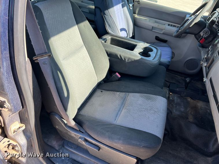 image for item LI9595 2009 Chevrolet Silverado 3500HD  Crew Cab pickup truck