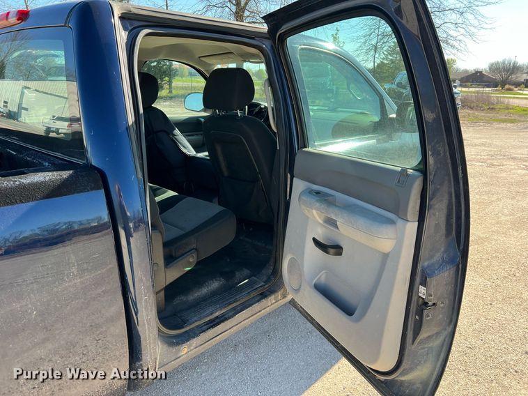 image for item LI9595 2009 Chevrolet Silverado 3500HD  Crew Cab pickup truck