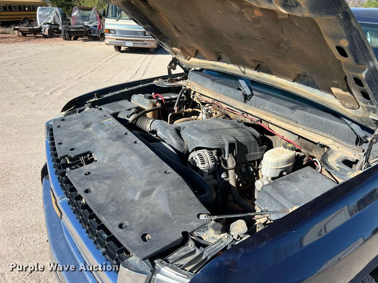 image for item LI9595 2009 Chevrolet Silverado 3500HD  Crew Cab pickup truck