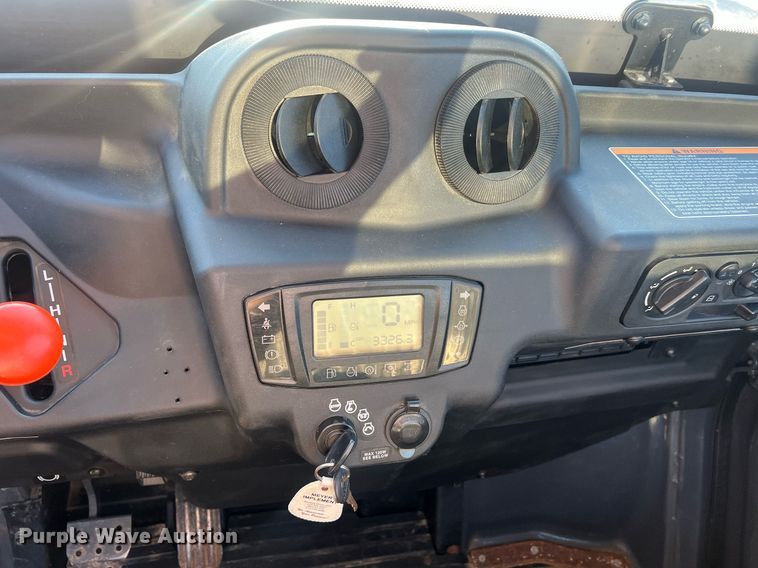 image for item LI9598 Kubota RTVX1100C  utility vehicle