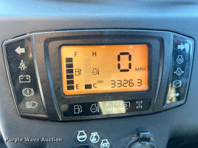 image for item LI9598 Kubota RTVX1100C  utility vehicle