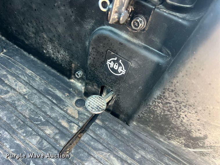 image for item LI9598 Kubota RTVX1100C  utility vehicle