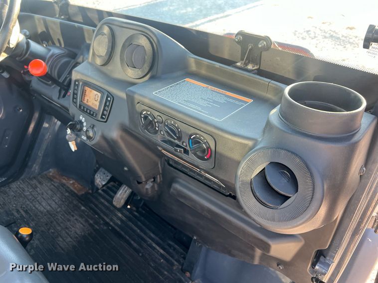 image for item LI9598 Kubota RTVX1100C  utility vehicle