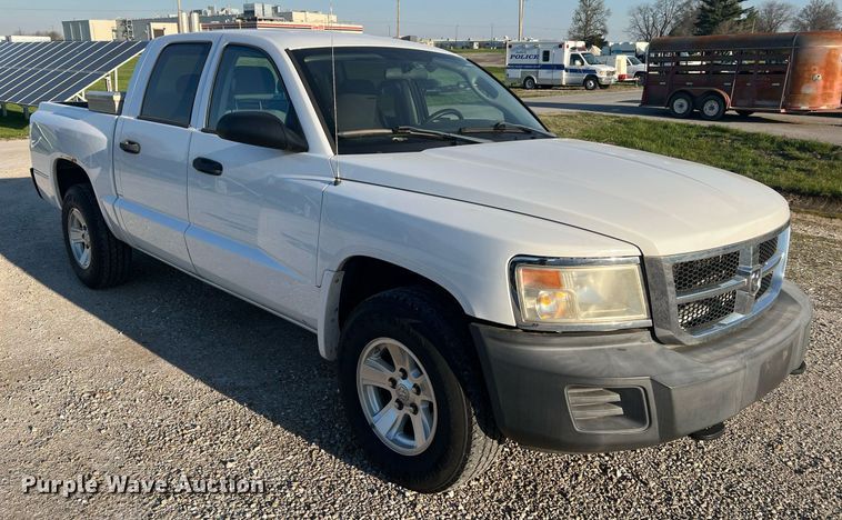 image for item LI9599 2008 Dodge Dakota  Crew Cab pickup truck