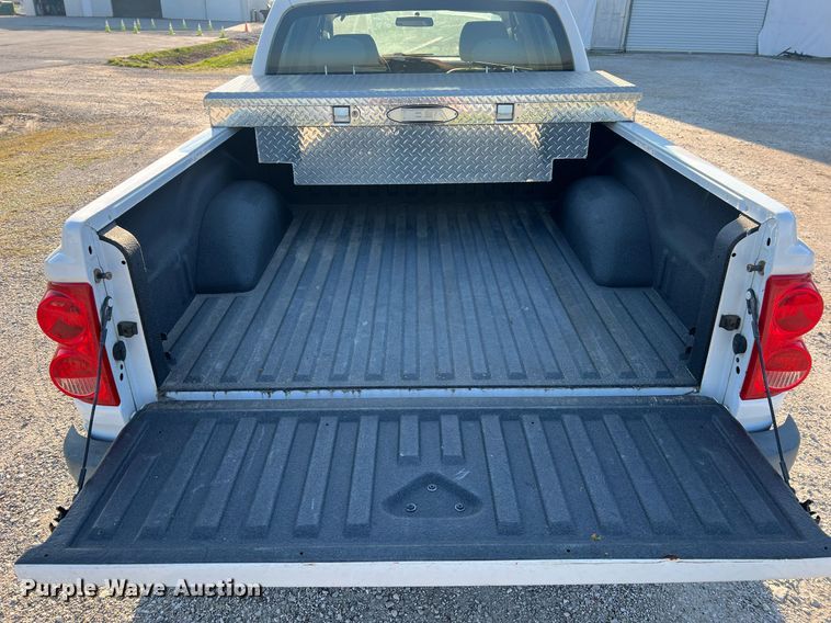 image for item LI9599 2008 Dodge Dakota  Crew Cab pickup truck