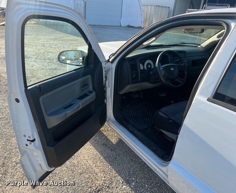 image for item LI9599 2008 Dodge Dakota  Crew Cab pickup truck