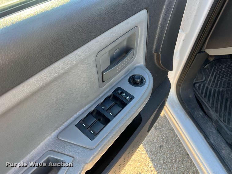 image for item LI9599 2008 Dodge Dakota  Crew Cab pickup truck