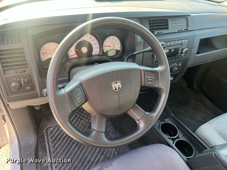 image for item LI9599 2008 Dodge Dakota  Crew Cab pickup truck