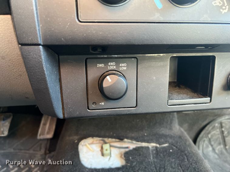 image for item LI9599 2008 Dodge Dakota  Crew Cab pickup truck