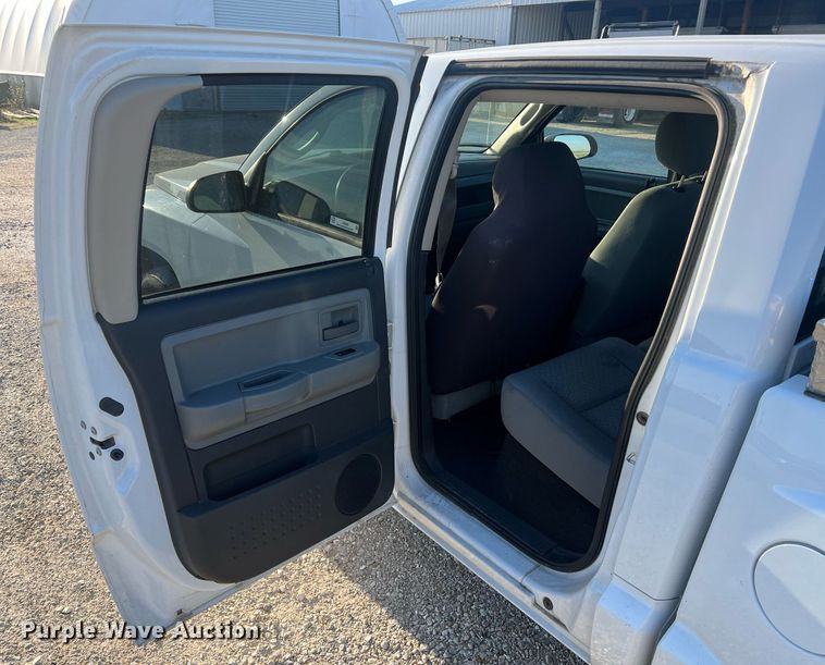 image for item LI9599 2008 Dodge Dakota  Crew Cab pickup truck