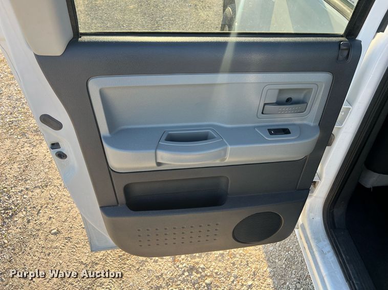 image for item LI9599 2008 Dodge Dakota  Crew Cab pickup truck