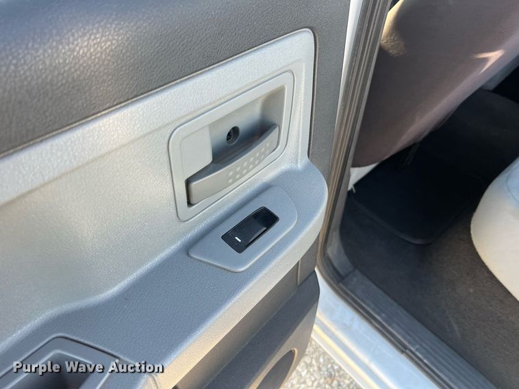 image for item LI9599 2008 Dodge Dakota  Crew Cab pickup truck