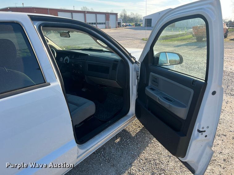 image for item LI9599 2008 Dodge Dakota  Crew Cab pickup truck