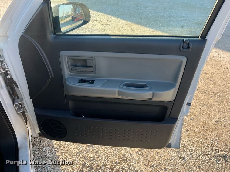 image for item LI9599 2008 Dodge Dakota  Crew Cab pickup truck