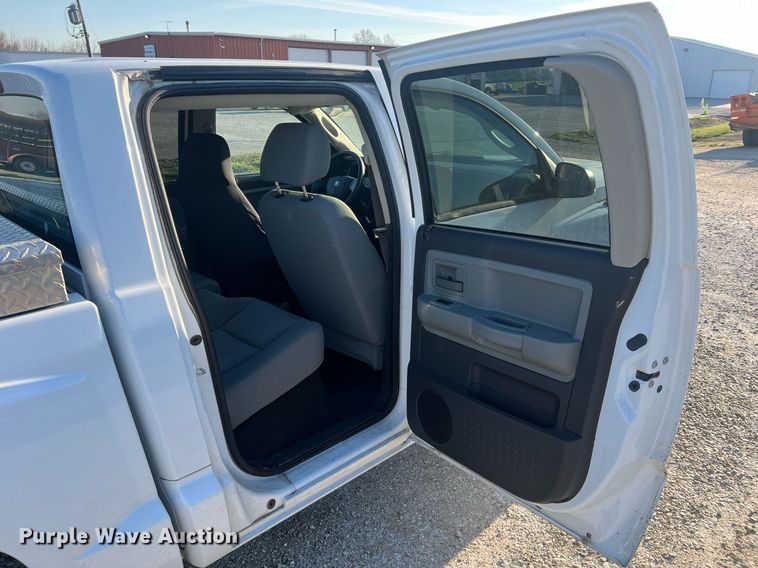 image for item LI9599 2008 Dodge Dakota  Crew Cab pickup truck