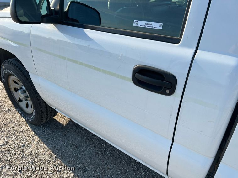 image for item LI9600 2006 Chevrolet Silverado 1500  pickup truck
