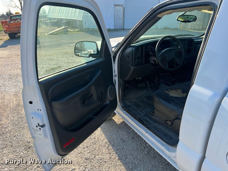 image for item LI9600 2006 Chevrolet Silverado 1500  pickup truck