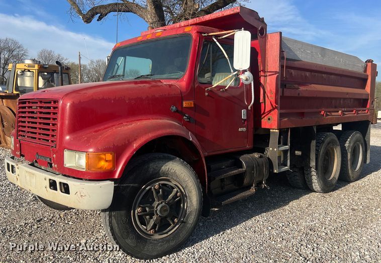 image for item LI9611 1993 International F4900  dump truck