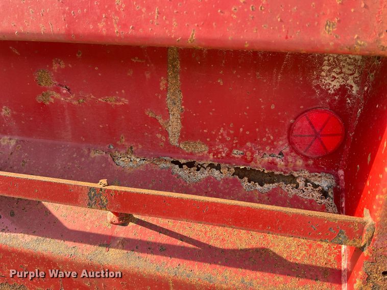 image for item LI9611 1993 International F4900  dump truck