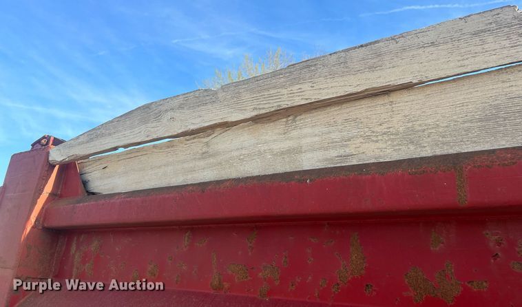 image for item LI9611 1993 International F4900  dump truck